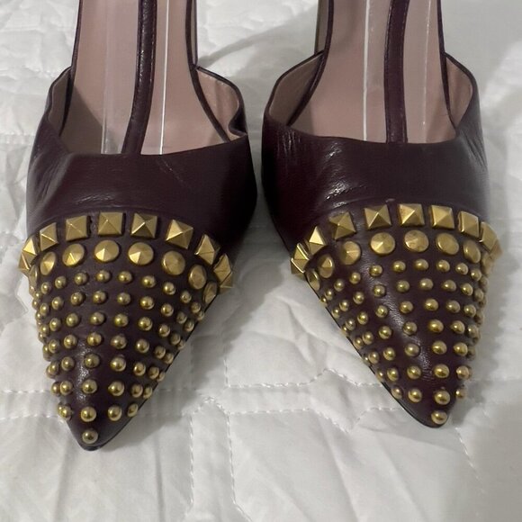 Gucci Coline Studded T-Strap Pumps Burgundy Gold Spikes Leather 40.5 Italy - Picture 9 of 15
